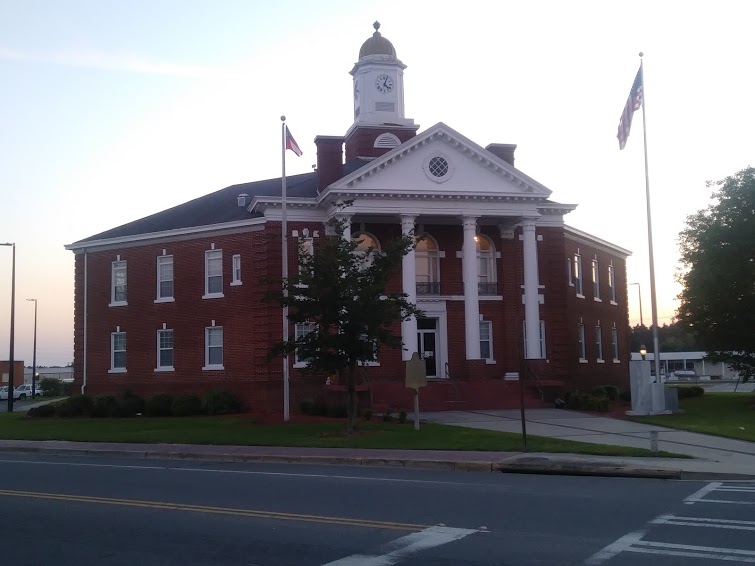 ᐈ Junk Removal in Alma, GA WE JUNK because WE CARE