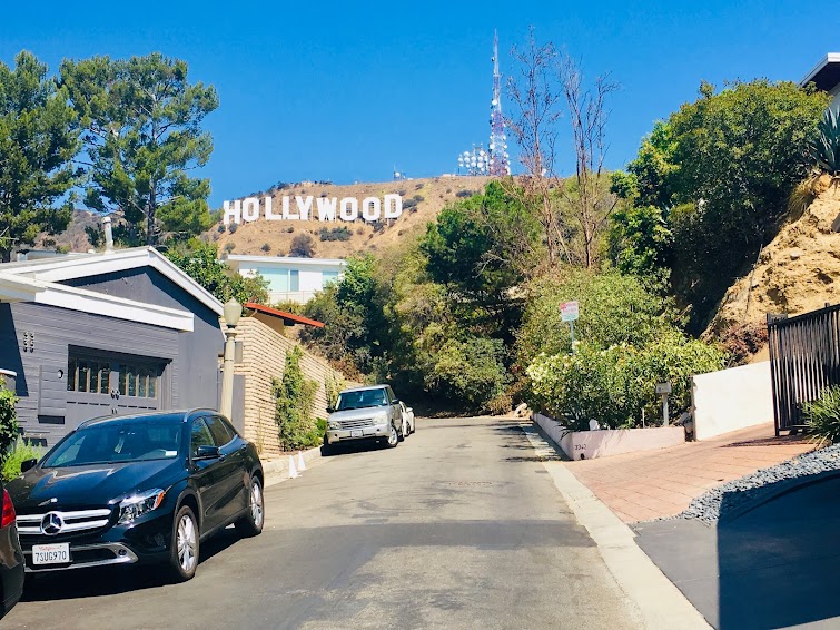 Junk Removal in Hollywood Hills Neighborhood, Los Angeles, Ca