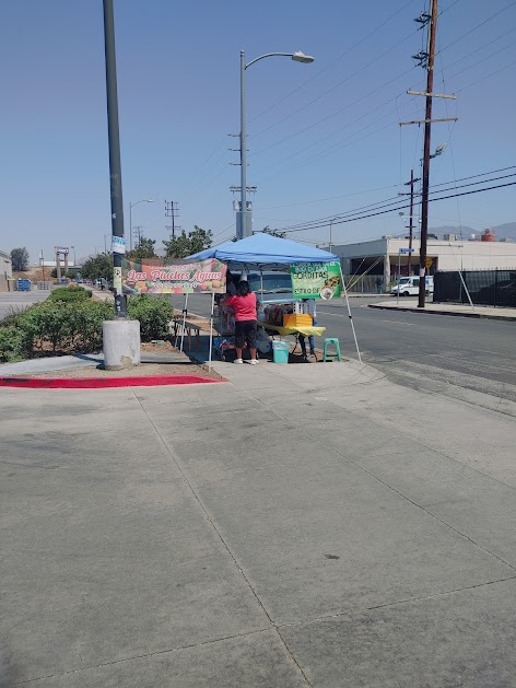 Junk Removal in Pacoima Neighborhood, Los Angeles, Ca
