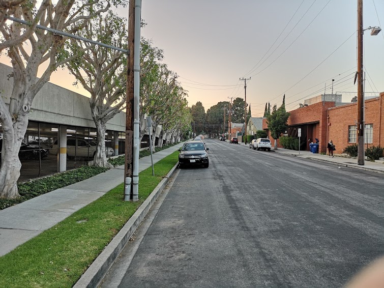 Junk Removal in West Los Angeles Neighborhood, Los Angeles, Ca
