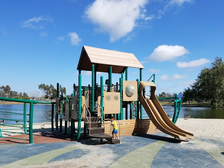 Junk Removal in Centennial Park Neighborhood, Santa Ana, Ca