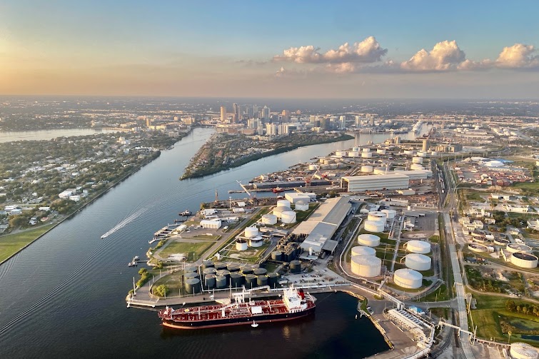 Junk Removal in Port Of Tampa Neighborhood, Tampa, Fl