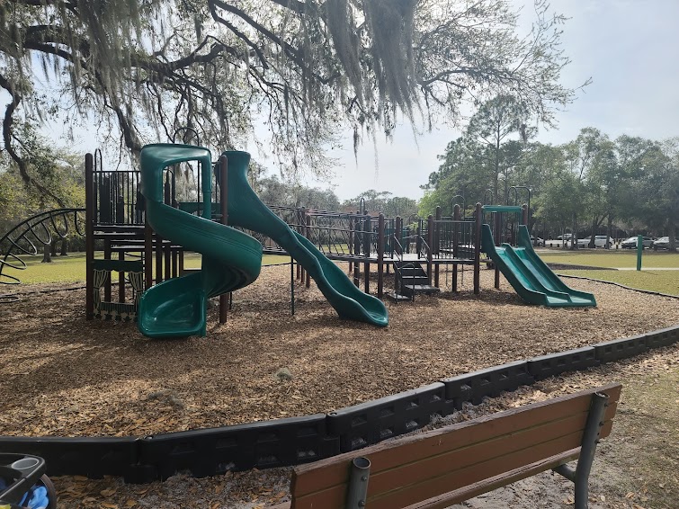 Junk Removal in Rowlett Park Neighborhood, Tampa, Fl